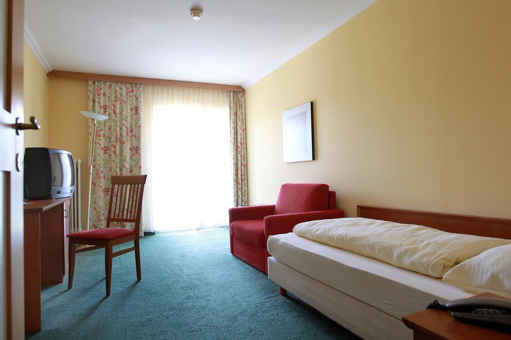 Kurhotel St. Josef Дюрнбирг Номер фото