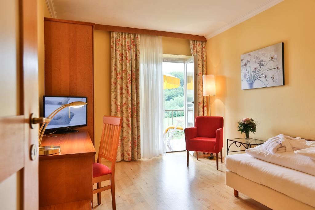 Kurhotel St. Josef Дюрнбирг Экстерьер фото