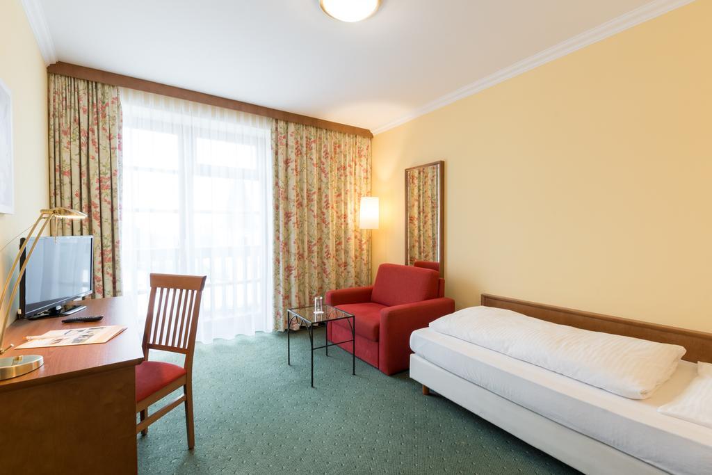 Kurhotel St. Josef Дюрнбирг Экстерьер фото